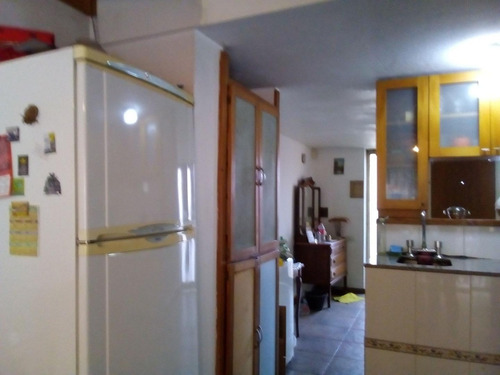 Imagen 5 de 13 de Casa Triplex De 2 Dormitorios Con Cochera