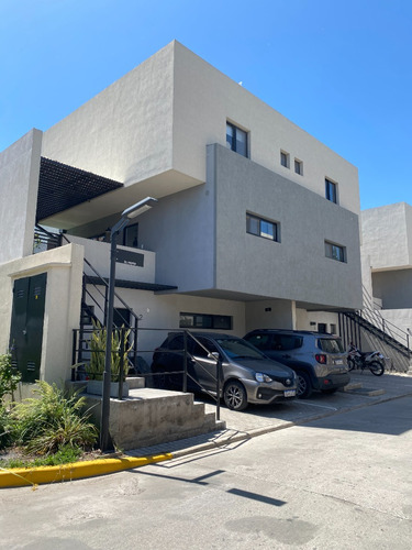 Altos Del Encuentro / Duplex Planta Alta 2 Dorm / Parrilla