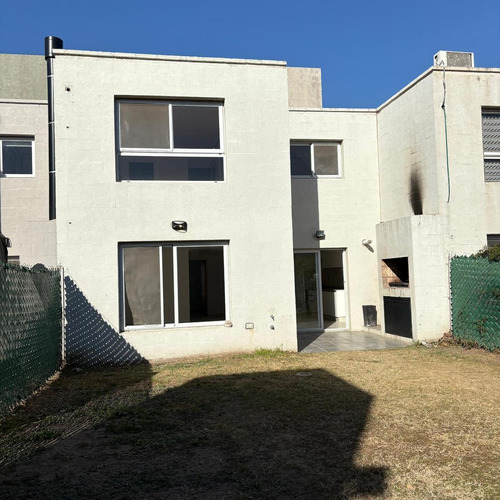 Alquiler - Tres Dormitorios - Complejo Cerrado - Villa Belgrano - Arguello