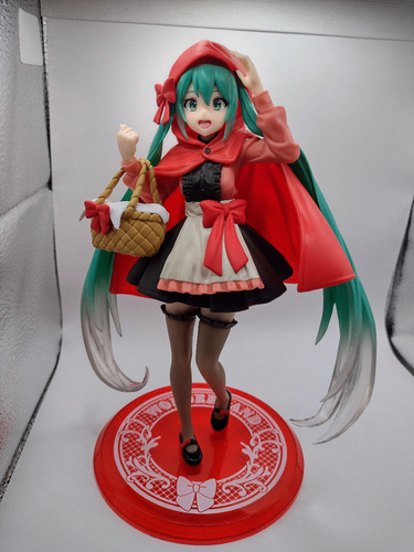 Figure Hatsune Miku Wonderland Little Red Riding Hood