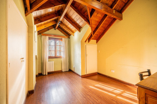 Casa En Monte Grande - 3 Dormitorios Y Escritorio - Apto Credito
