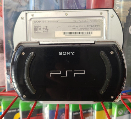 Psp Go 16gb, 2 Gamers Zone Ags Negro (Usado)