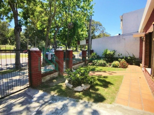 Imagen 2 de 25 de Colonia Del Sacramento - Muy Linda Casa