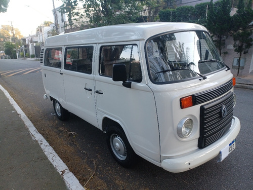Volkswagen Kombi 1.4 Standard Total Flex 3p