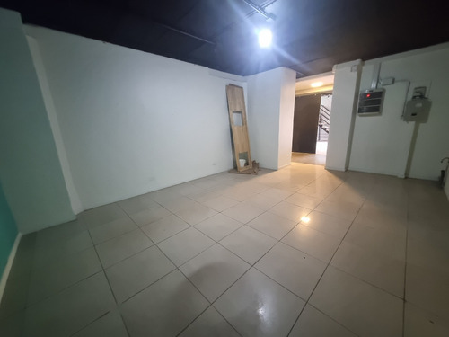 Local En Arriendo En Las Condes - Av. Manquehue