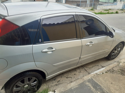 Imagem 3 de 11 de Ford Focus 2007 2.0 Ghia Aut. 5p