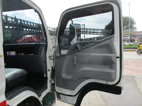 Furgon Mitsubishi Canter Fuso Fe85de6slgp