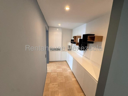 Espectacular Apartamento En Venta En El Alto Hatillo Impresionante Vista Al Majestuoso Ávila. Vi Mls #25-21977