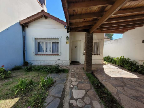 Imagen 2 de 14 de Chalet En Venta En Ituzaingo Norte