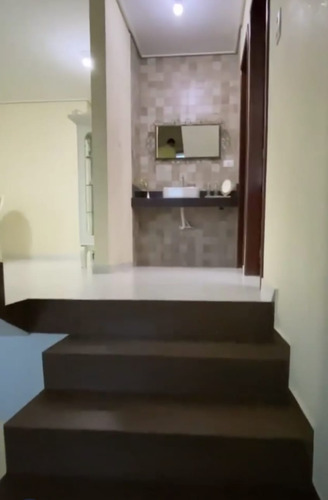Casa Com 4 Quartos (1 Suíte)