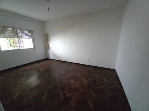 Casa En Alquiler De 3 Dorm En Quintas De Santa Ana