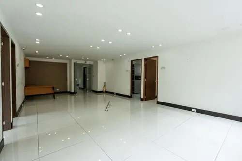 Oficina En Arriendo/venta En Chico Norte. Cod A1105065