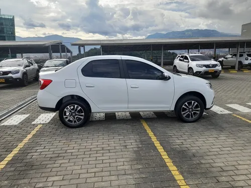Renault Logan 1.6 Intens Aut