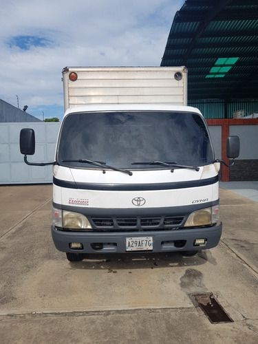 Imagen 3 de 12 de Toyota Dina