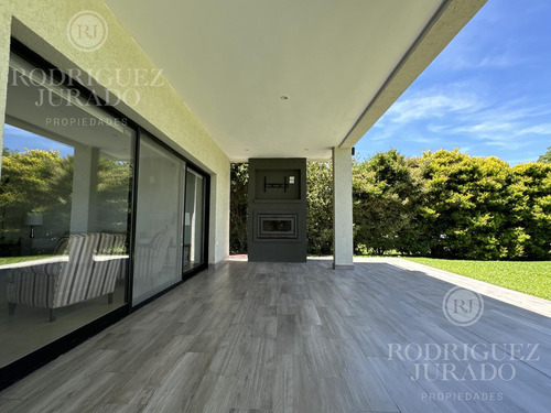 Casa En Venta Los Alamos Haras Santa Maria Con Fondo Libre!