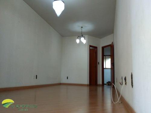 Imagem 2 de 23 de Excelente Apto De Alto Padrão No Centro - Laminado - Arm. Planejado Para Os Dorms, Coz., Banh., E Lavanderia - Andar Alto. - 4573 - 34354963