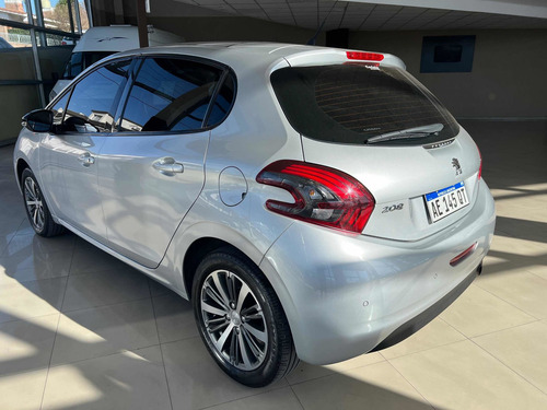 Imagen 3 de 6 de Peugeot 208 2020 1.6 In Concert