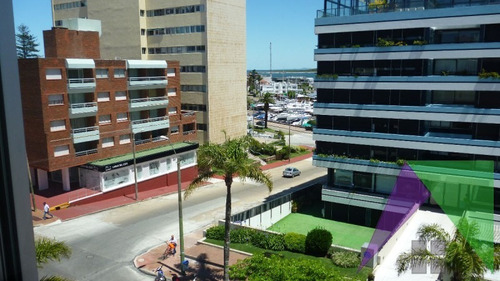 Apartamento En Peninsula, 2 Dormitorios *- Ref: 27207