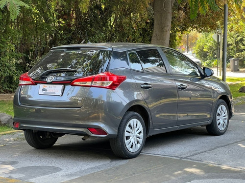 Imagen 7 de 15 de Toyota Yaris 1.5 Xli Mt