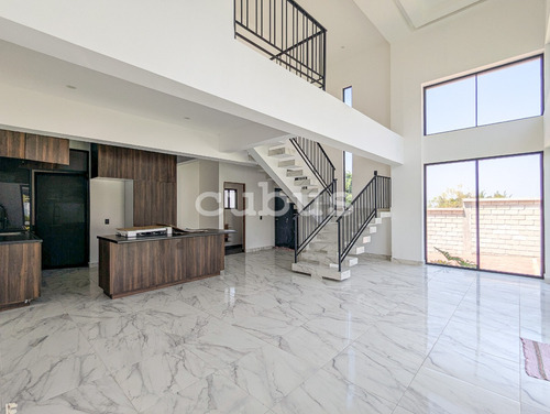 Casa Con Alberca En Venta En Fraccionamiento En Oaxtepec, Morelos