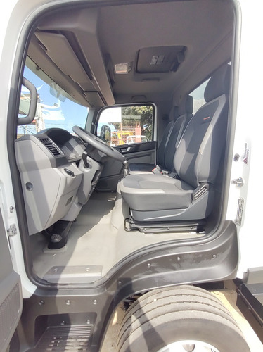 Vw 11180 Delivery Prime 2022 Com Bau De 4,80 Mtrs Isolado