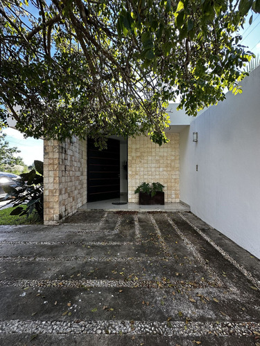Casa En Venta En Cholul De Una Planta.