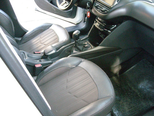Imagen 11 de 15 de Peugeot 2008 Feline 2017
