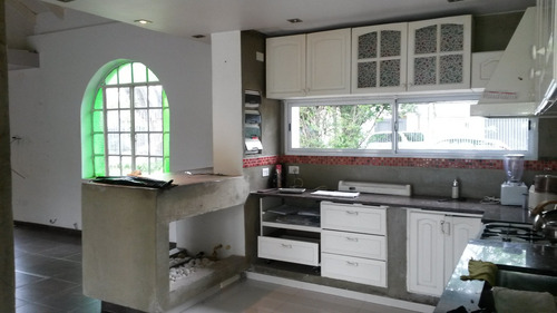 Casa En Venta En City Bell 473 Y 15