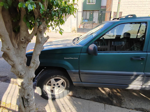 Jeep Grand Cherokee Laredo L6 4x2 At