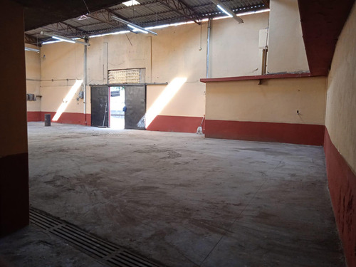 Bodega Comercial Sobre Av. Oceanía