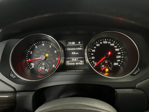 Volkswagen Jetta 2.0 COMFORTLINE FLEX 4P TIPTRONIC