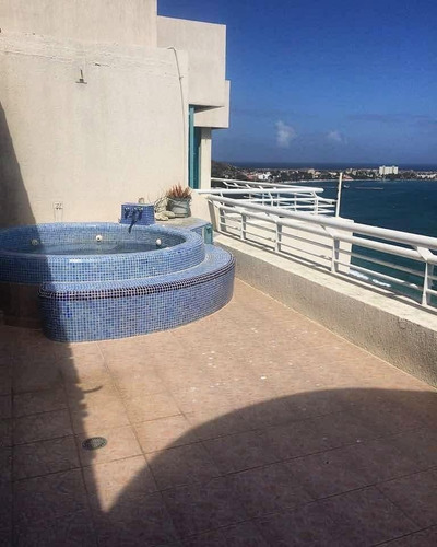 Pent House En Edificio Mas Cotizado De La Isla, Acceso A La Playa
