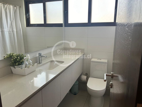 Casa En Venta De 4 Dorm. En Lo Barnechea Los Litres