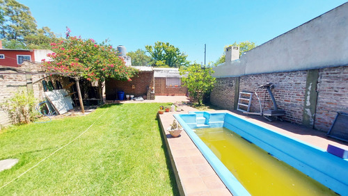 Casa En Venta  San Miguel Tres Dormitorios, Piscina Parque