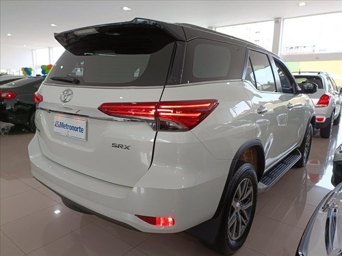 Imagem 4 de 10 de Hilux Sw4 2.8 Srx Diamond 4x4 7 Lugares 16v Turbo Intercool