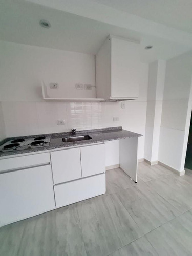 Imagen 2 de 10 de Departamento - Moron