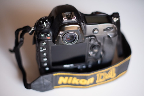 Nikon D4 Corpo