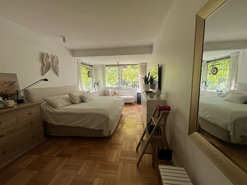 Departamento En Venta De 2 Dorm. Con Jardin A Pasos Del Vma