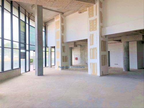 Local De 297m2 En Edificio Forum A Estrenar