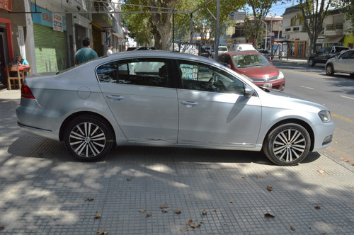 Volkswagen Passat Luxury 2.0 Tsi Dsg 2012 Gris Nafta