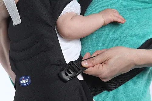 Porta-bebé ergonómico CHICCO Easyfit negro - Chicco