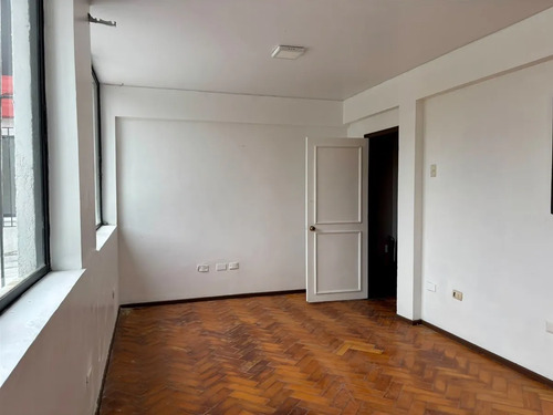 Casa Comercial De 453 M En Arriendo 12 Privados Centro 