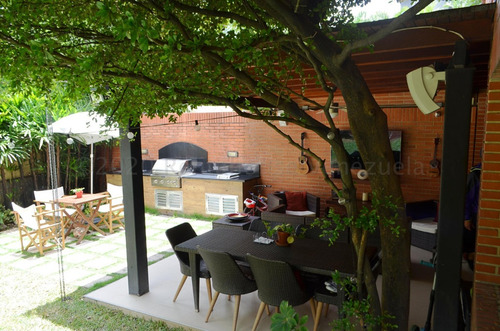 Ms: 25-8836 Se Vende Amplio E Iluminado Apartamento En Planta Baja, En Los Samanes. A=230m2, 3h, 3b, 3p.