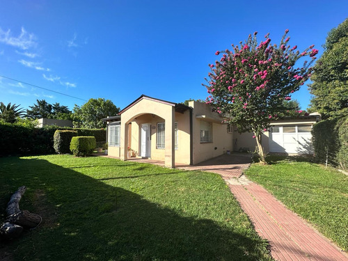 Casa En  Barrio Sarmiento, Lujan