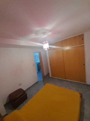 Casa Con Departamento, Galpon Y Cocheras, 6 Ambientes En Venta
