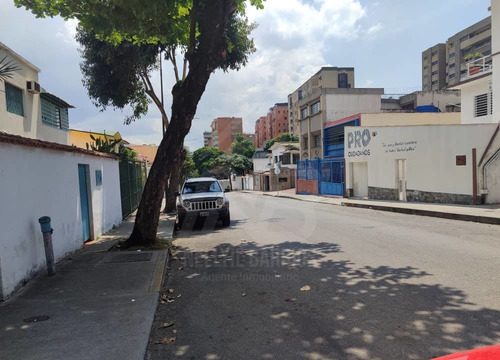 Se Vende Casa En El Rosal, De Estratégica Ubicación Habitable 5/5/5 Interesante Potencial Comercial Y Residencial Con Posibilidades De Ampliar
