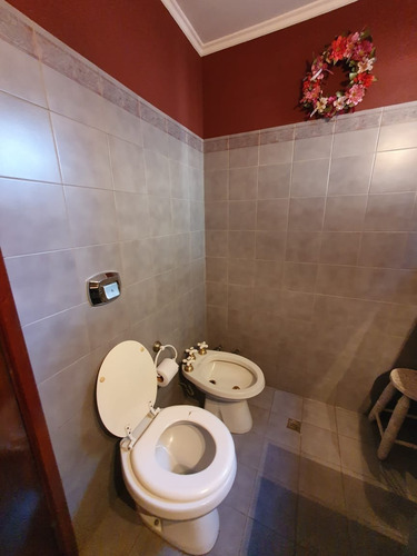 Imagen 11 de 22 de Hermosa Casa 5 Amb Con Parrilla Y Pileta