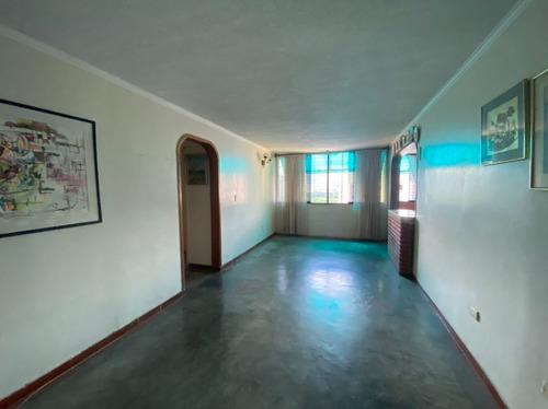 Imagen 2 de 16 de Alexora Cobos. 04144282361. Cod. 167334. Vende Confortable Y Amplio Apartamento En Urb. La Granja Naguanagua