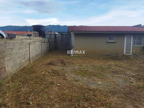 Imagen 14 de 18 de Venta De Casa En Obra Gris En Canaima Ii