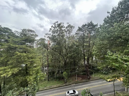 Apartamento En Arriendo Ubicado En El Poblado Sector Los Balsos (26986).